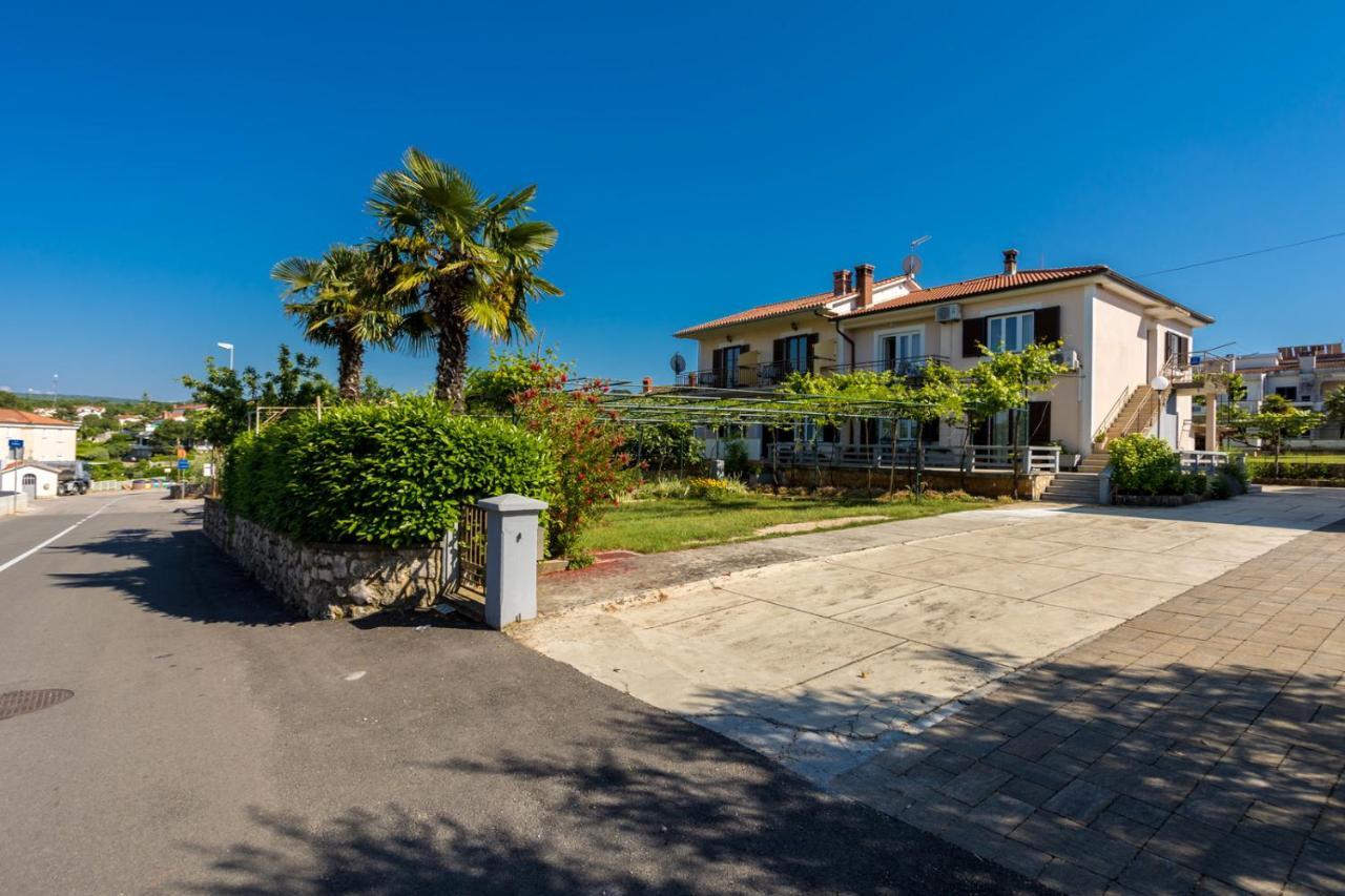 Apartments And Rooms Kod Keti Малинска Экстерьер фото