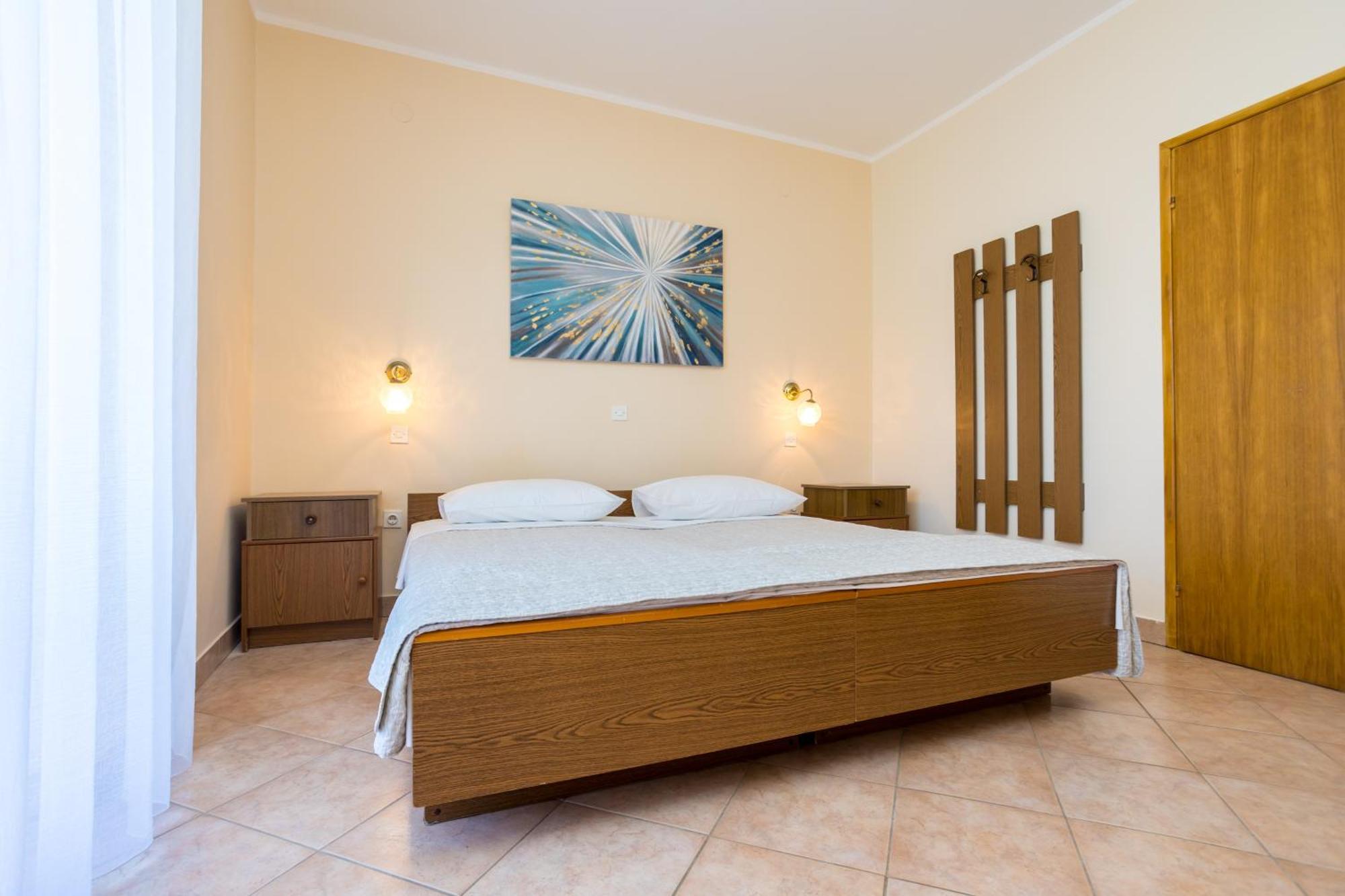 Apartments And Rooms Kod Keti Малинска Экстерьер фото