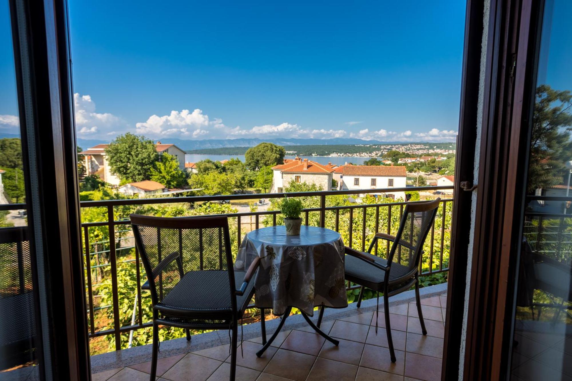Apartments And Rooms Kod Keti Малинска Экстерьер фото