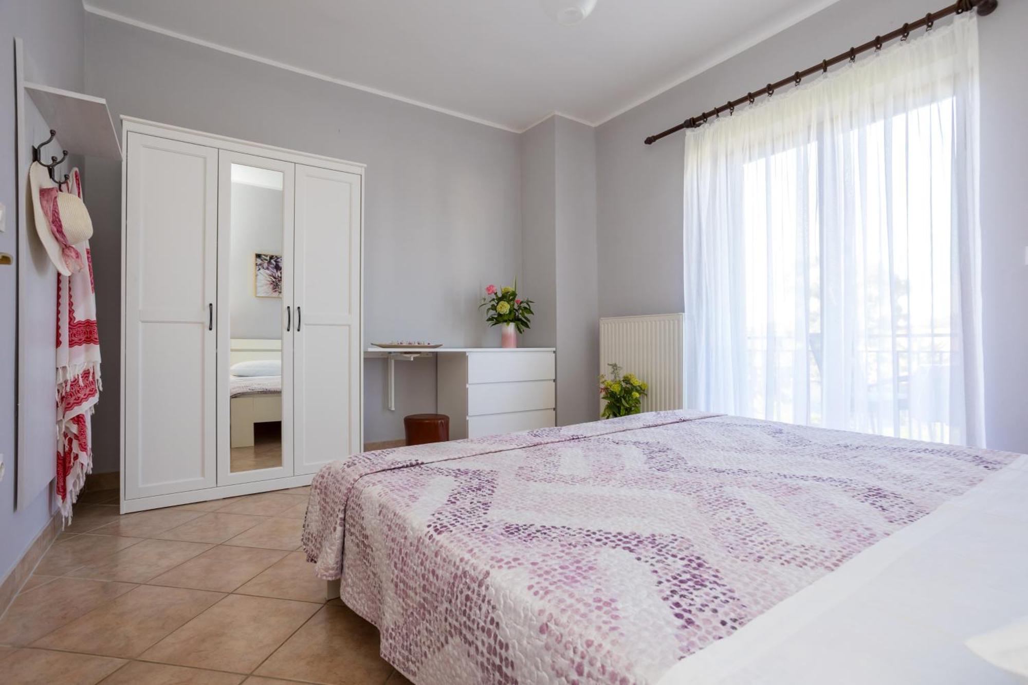 Apartments And Rooms Kod Keti Малинска Экстерьер фото